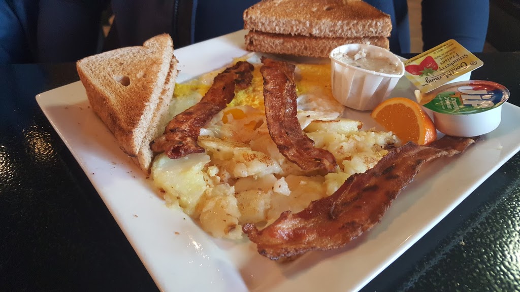 Le Célébrité | 3495 Boulevard Taschereau, Saint-Hubert, QC J4T 2G2, Canada | Phone: (450) 678-5050
