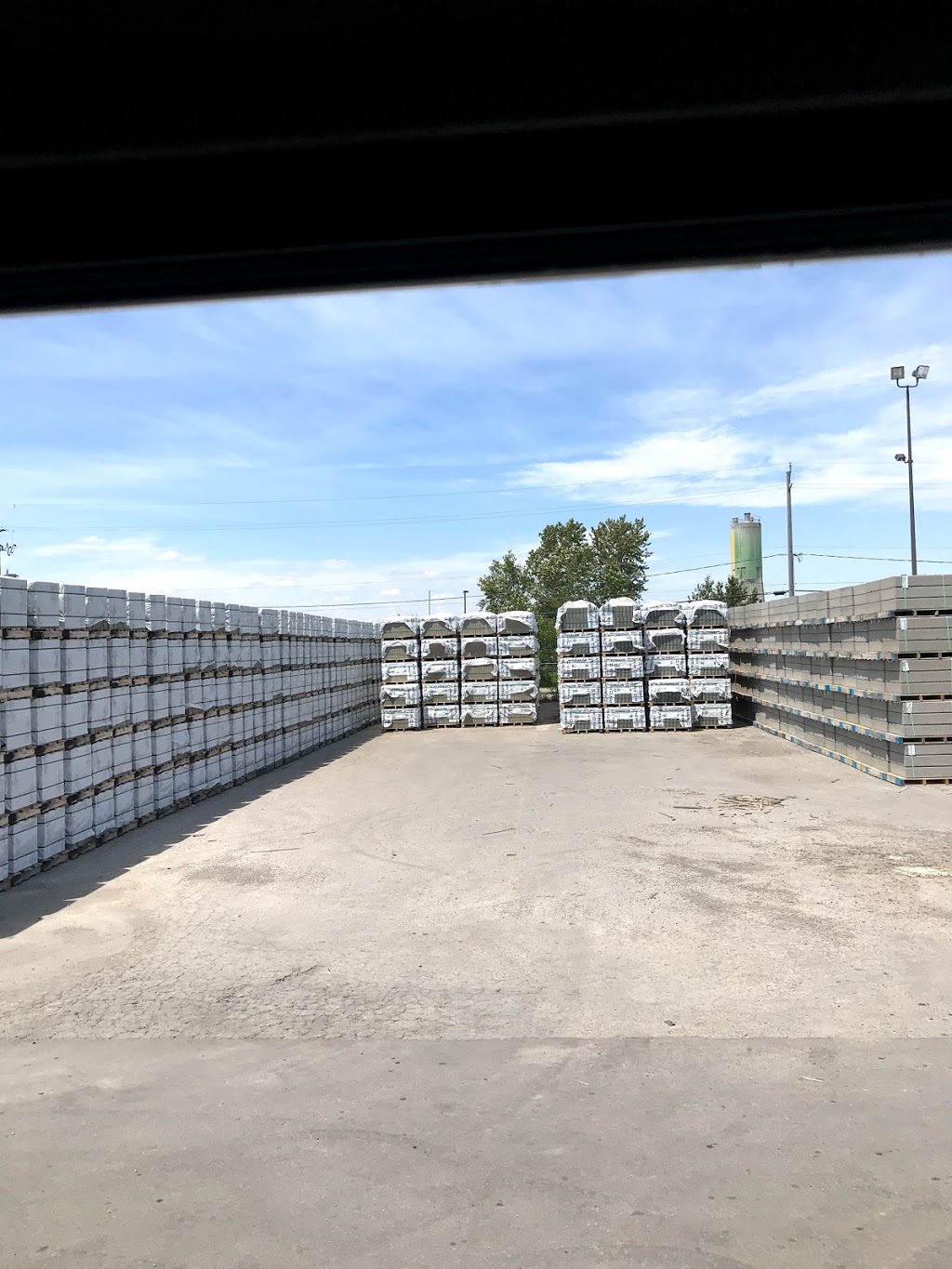 Permacon Cambridge | 1081 Rife Rd, Cambridge, ON N1R 5S3, Canada | Phone: (519) 740-6000