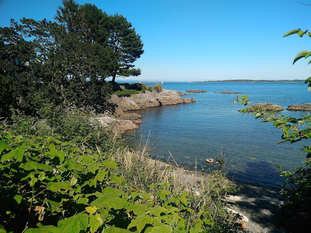 Uplands Park | 3040 Beach Dr, Victoria, BC V8R 6K7, Canada | Phone: (250) 598-3311