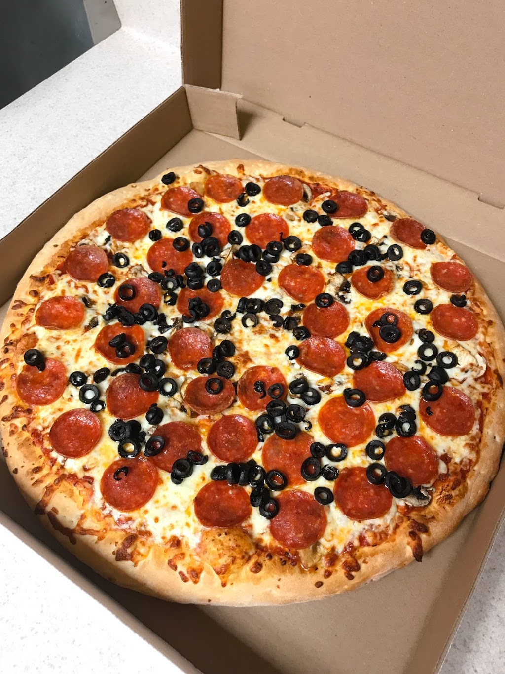 Titos Pizza and Wings | 148 Peel St, New Hamburg, ON N3A 1E7, Canada | Phone: (519) 662-9400
