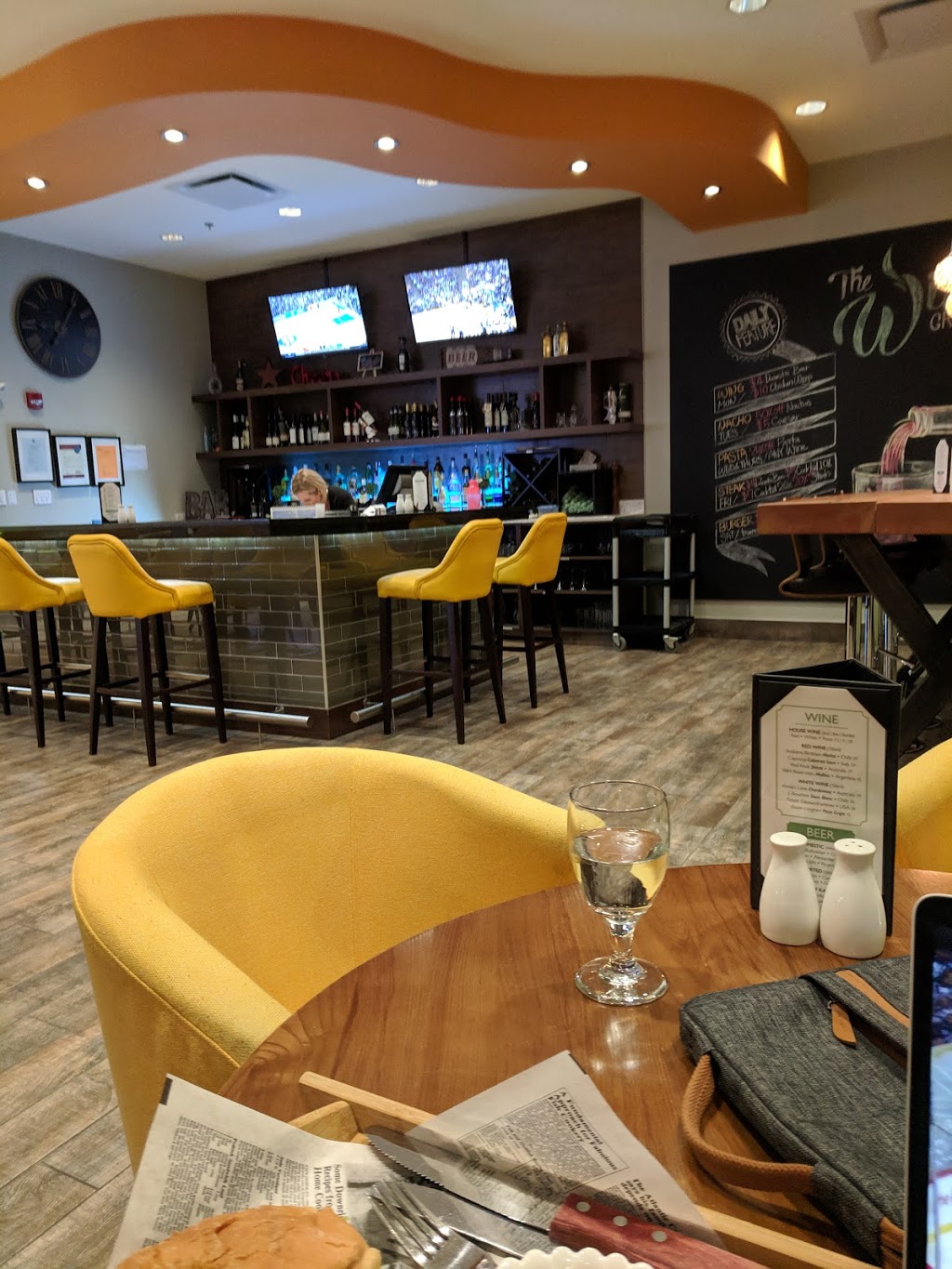 The Willow Grill & Bar | 8016 Sparrow Dr, Leduc, AB T9E 8B7, Canada | Phone: (780) 769-0188