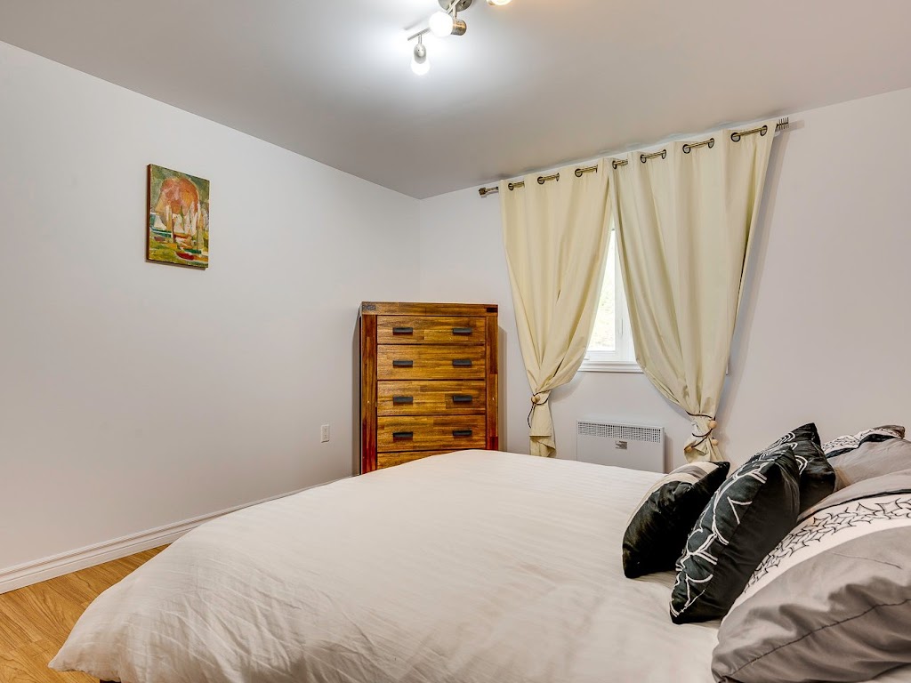Chalet Au P’tit Bonheur | 2040 Chem. Gémont, Saint-Adolphe-dHoward, QC J0T 2B0, Canada | Phone: (514) 718-4623