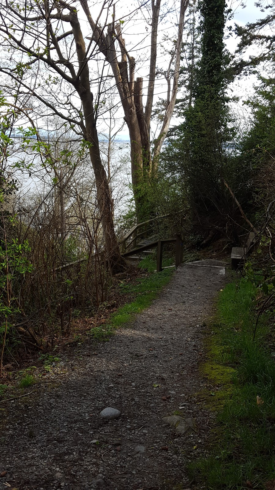 Coldicutt Park | 14064 Marine Dr, White Rock, BC V4B 1A6, Canada | Phone: (604) 541-2181