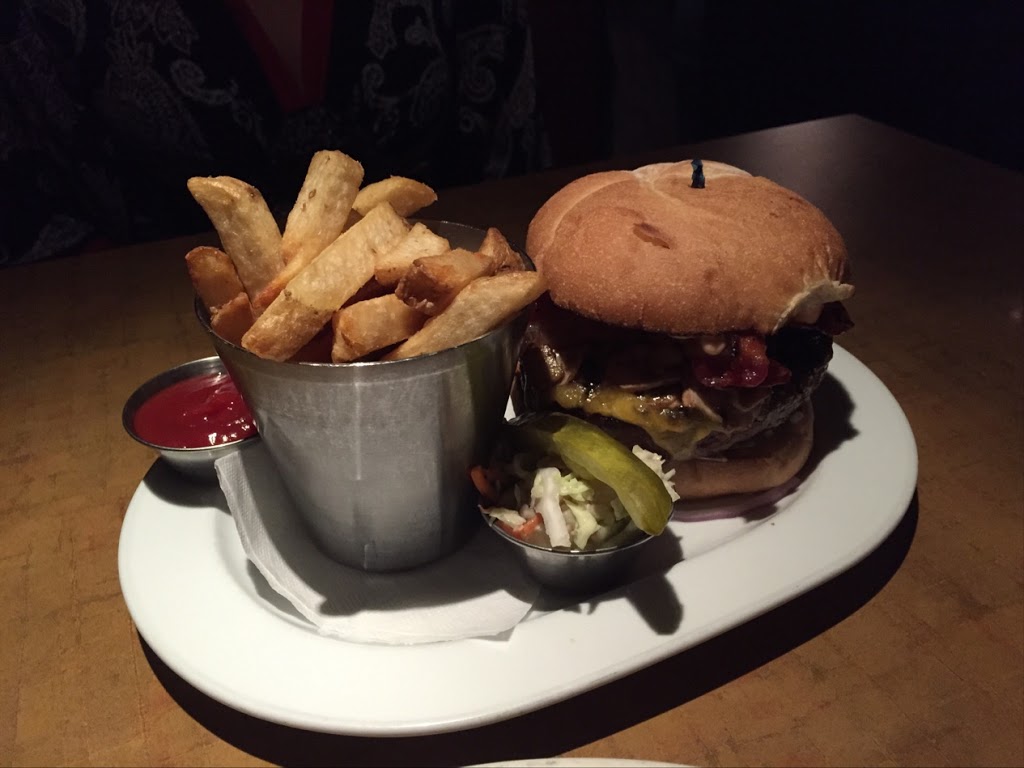 Marios Restaurant | 1105 56 St, Delta, BC V4L 2A2, Canada | Phone: (604) 943-4442
