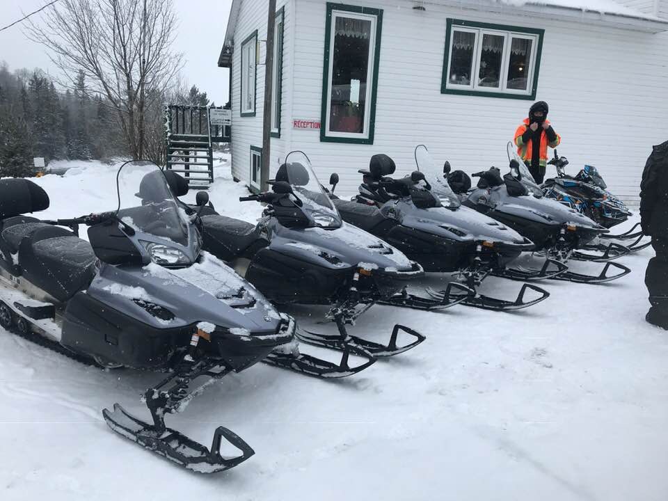 Pourvoirie Du Lac-george | 90 Chem. du Lac-Georges, Sainte-Anne-du-Lac, QC J0W 1V0, Canada | Phone: (819) 440-7086