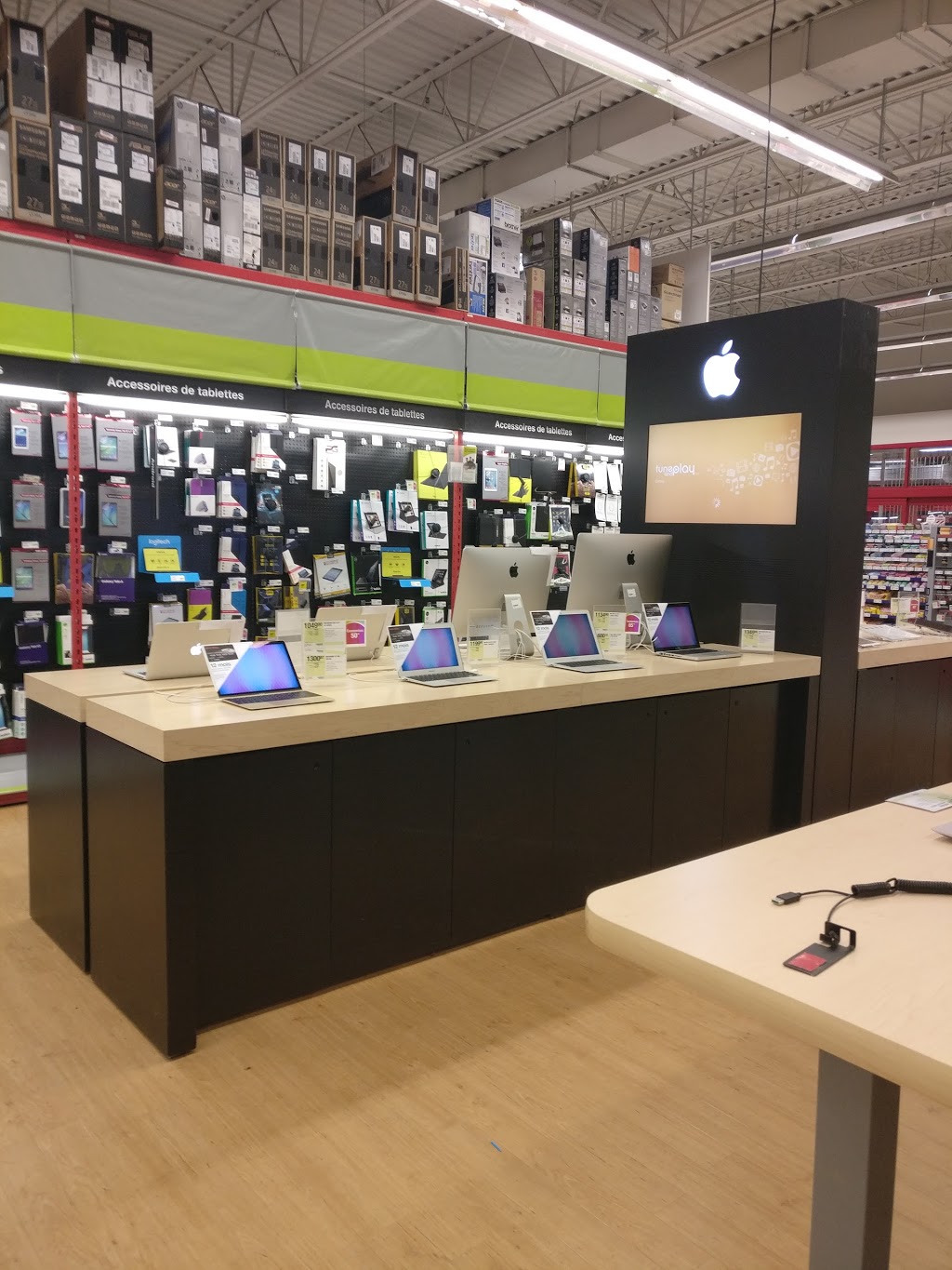 Bureau en Gros Quebec | 565 Boulevard Lebourgneuf, Québec, QC G2J 1R9, Canada | Phone: (418) 622-5044