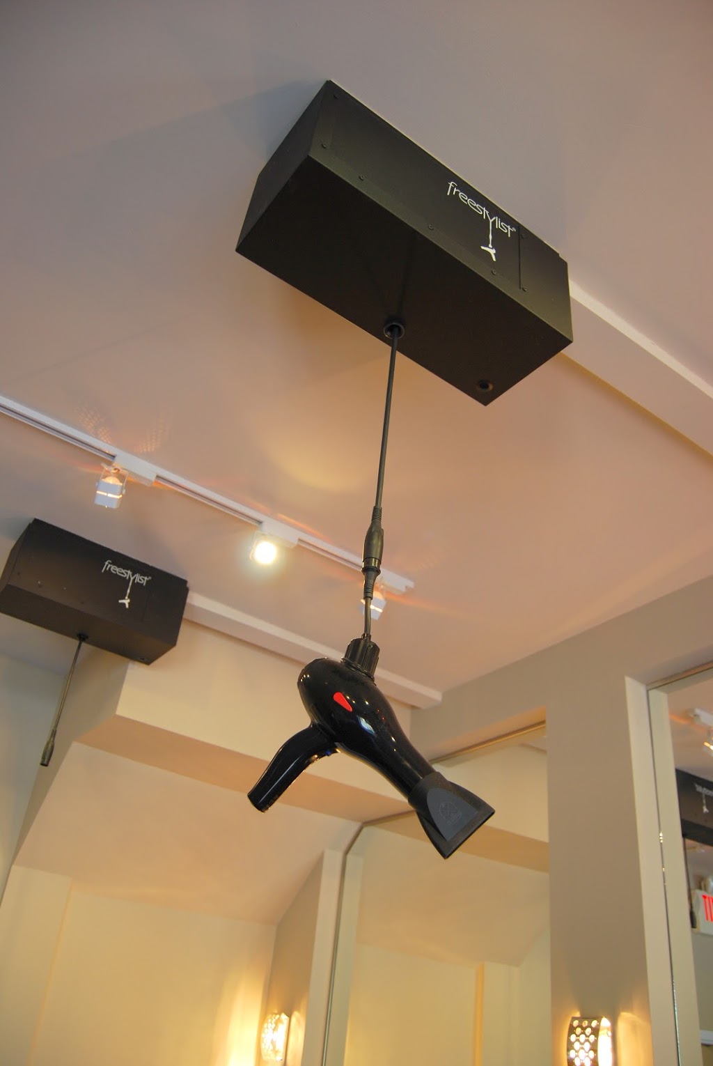 Salon 360 | 388 Plains Rd E, Burlington, ON L7T 0A4, Canada | Phone: (905) 635-4262