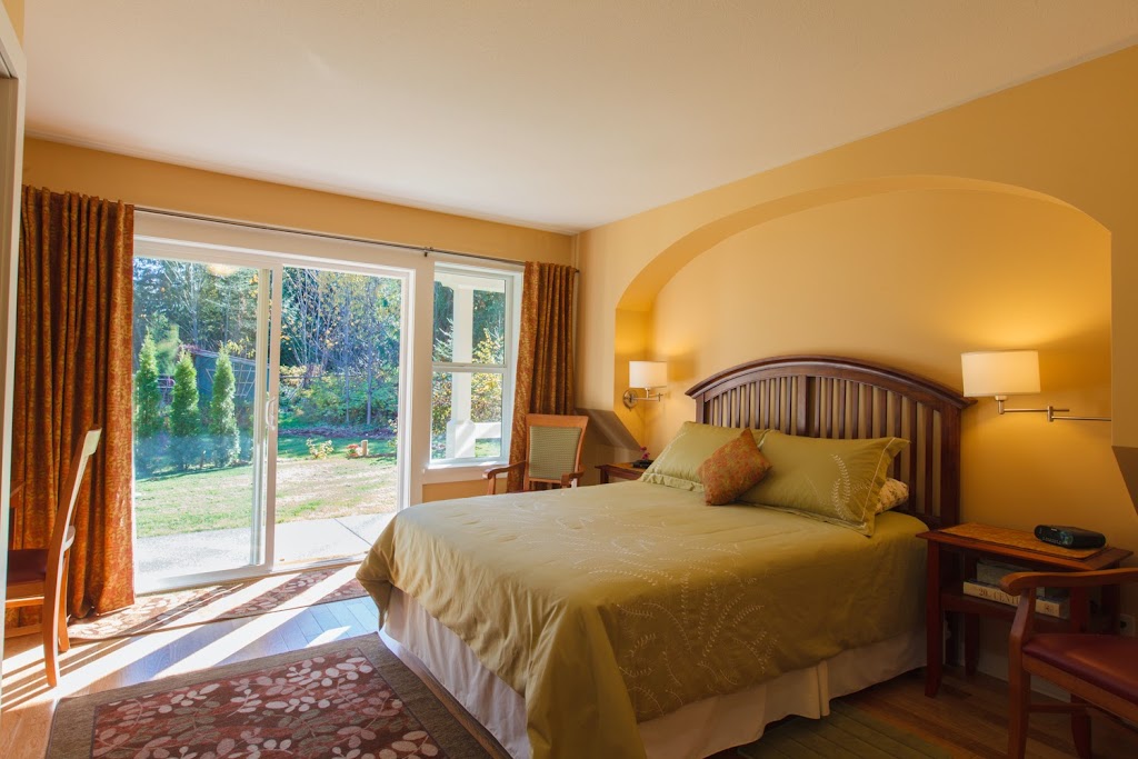 Copper Fern Guest House | 3694 Lake Trail Rd, Courtenay, BC V9N 9M9, Canada | Phone: (250) 650-7115