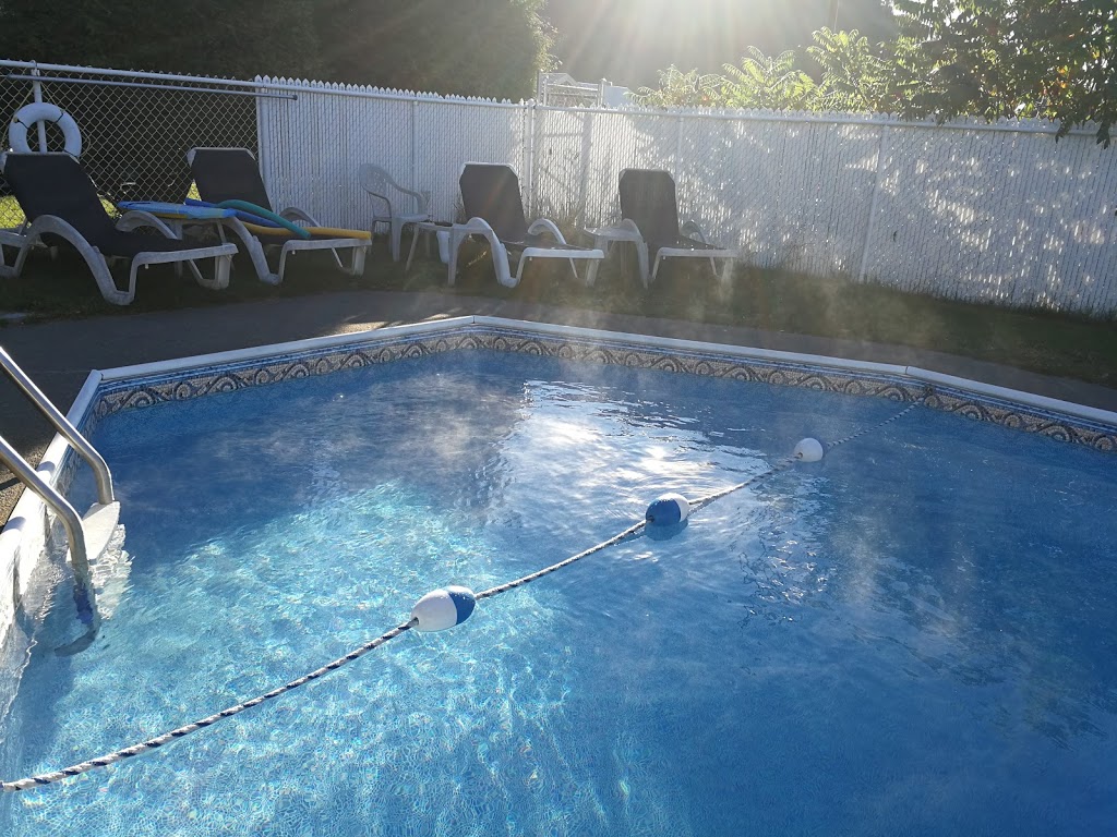 Motel Le Jolibourg | 60 Rue Principale, Saint-Sauveur, QC J0R 1R6, Canada | Phone: (450) 227-4651
