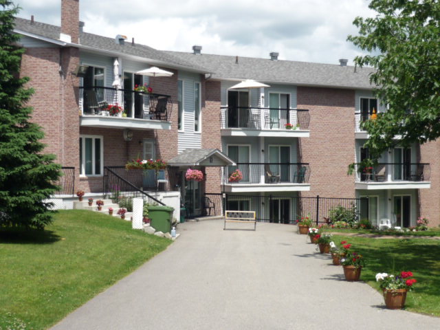 Les Terrasses Belle-Vue | health | 1330 Rue Galt O, Sherbrooke, QC J1H 2A7, Canada | 8198223083 OR +1 819-822-3083