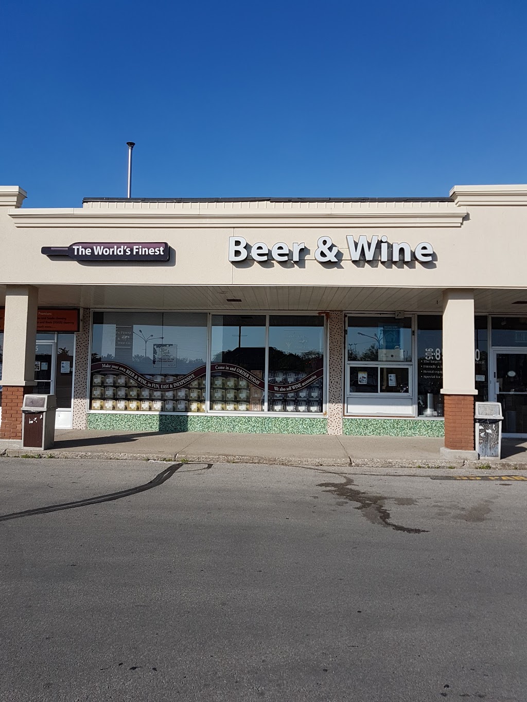 LCBO | Central Plaza, 128 Queen St S, Mississauga, ON L5M 1K8, Canada | Phone: (905) 826-3731