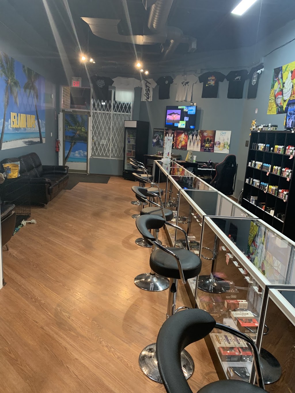Island Vape | 3088 Mayfield Rd Unit 6, Brampton, ON L6Z 0E3, Canada | Phone: (905) 970-9447