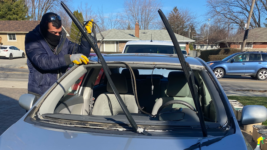 canada auto glass | 30 Beaty Ave #3, Toronto, ON M9K 3B4, Canada | Phone: (647) 533-7676