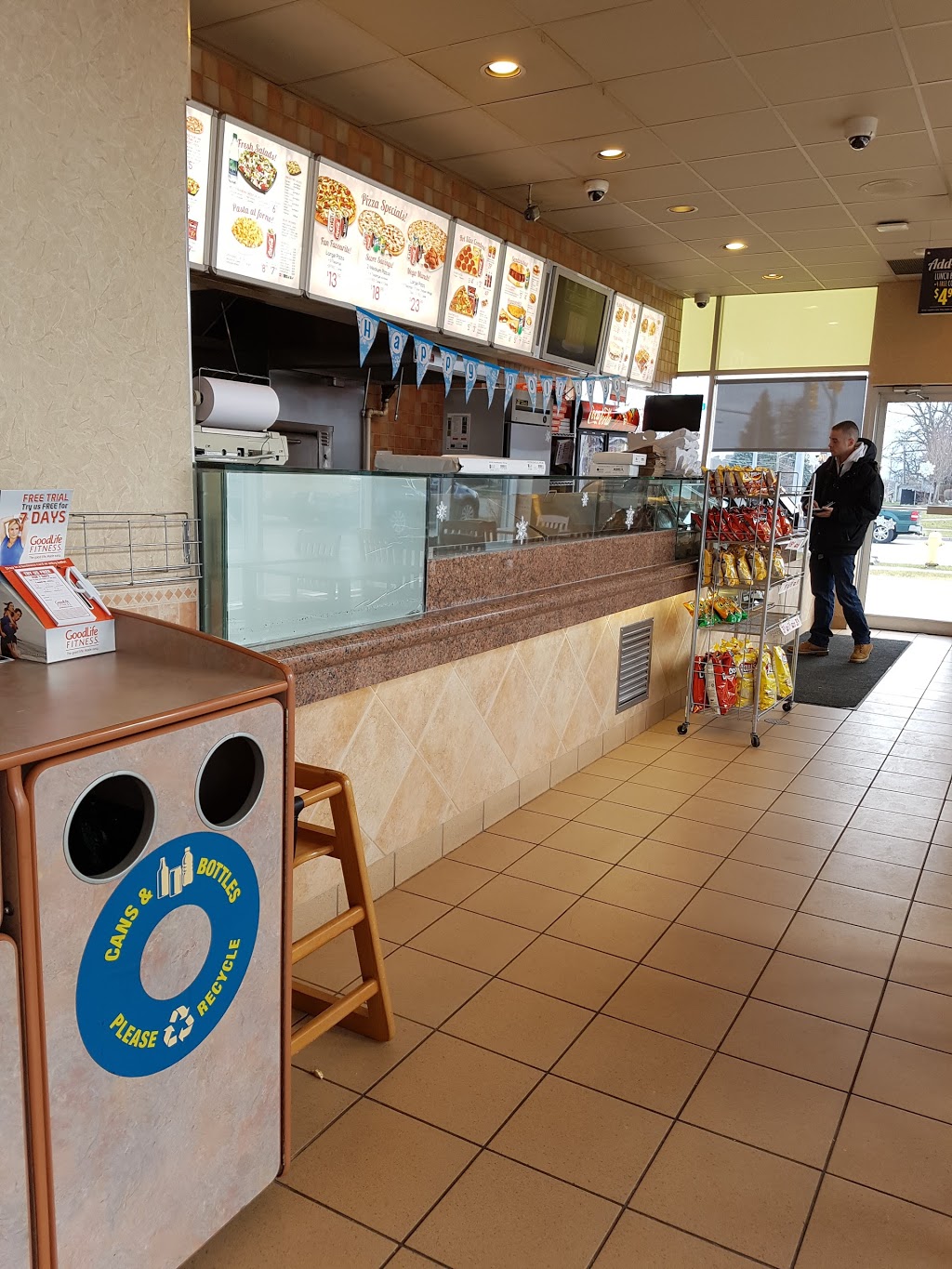Pizza Pizza | 570 Longworth Ave, Bowmanville, ON L1C 0E8, Canada | Phone: (905) 697-1111