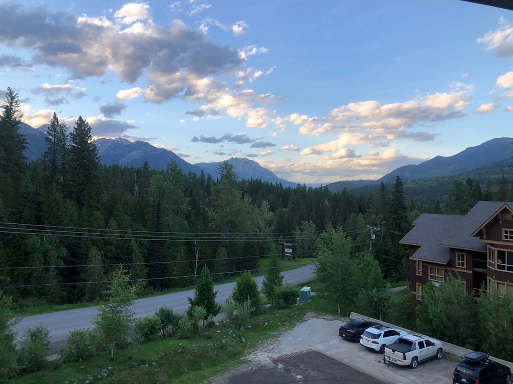 Fernie Lodging Co | 4559-B Timberline Crescent, Fernie, BC V0B 1M6, Canada | Phone: (800) 667-9911