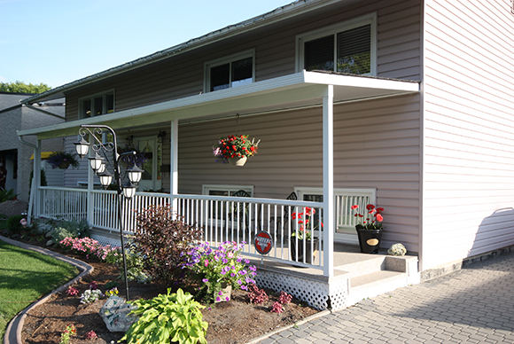 South Coast Awning | 346 Simcoe St, Tillsonburg, ON N4G 2S2, Canada | Phone: (519) 409-5754