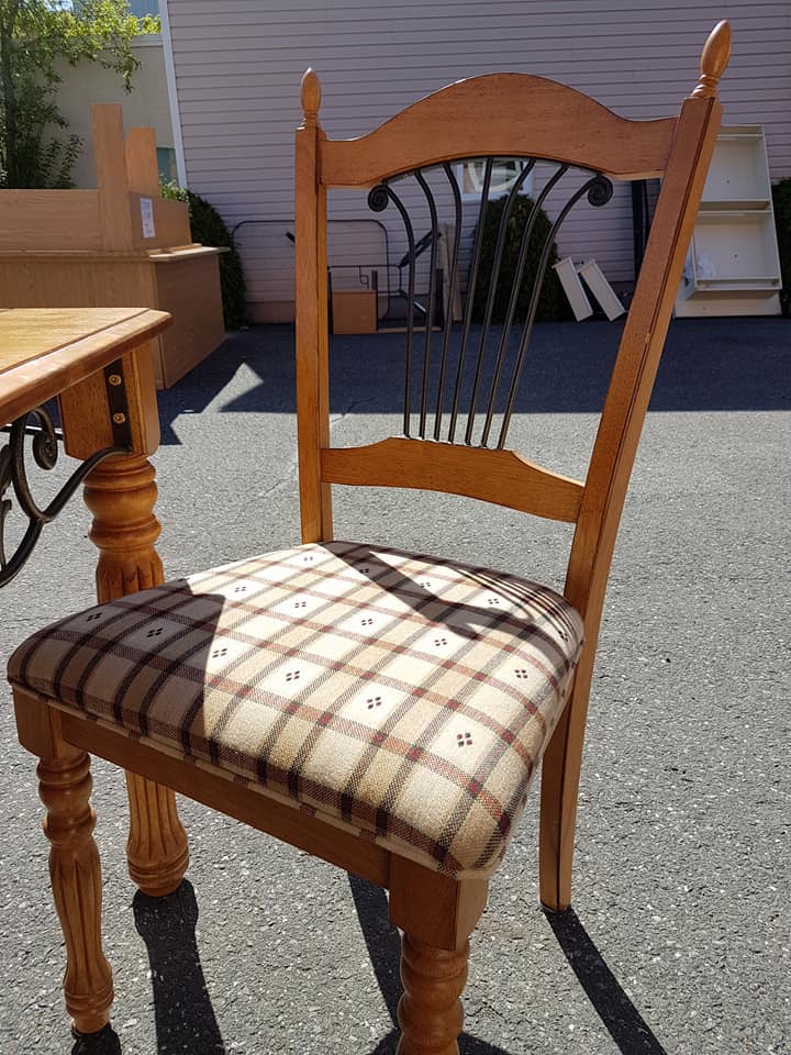 La Maison Du Chômeur | 143 12e Av, Drummondville, QC J2B 2Y6, Canada | Phone: (819) 472-6188