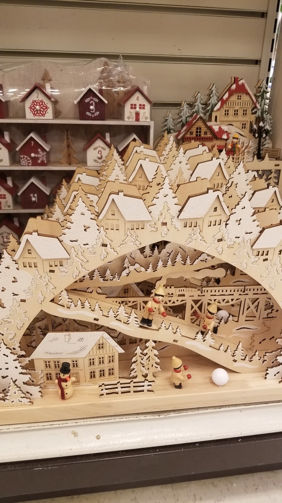 HomeSense | 6950 Island Hwy N, Nanaimo, BC V9V 1W3, Canada | Phone: (250) 390-1573
