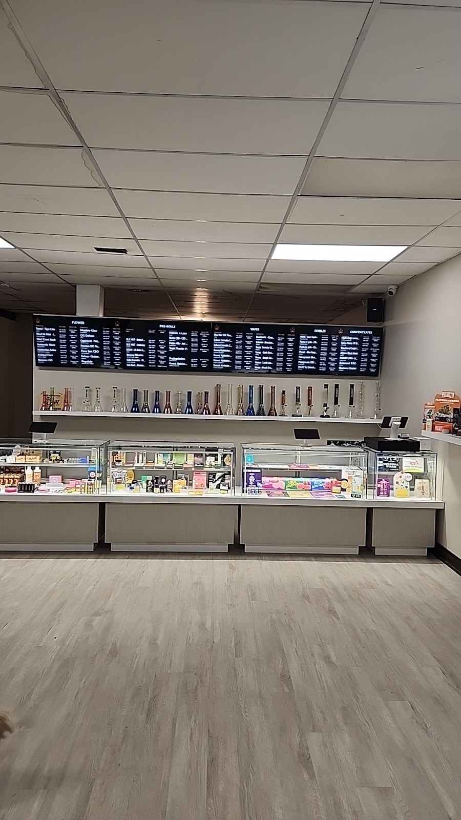 Consumers Cannabis | 92 Trafalgar Rd, Erin, ON N0B 1Z0, Canada | Phone: (519) 308-9510
