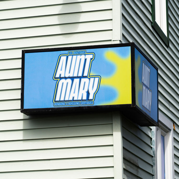 Boutique Aunt Mary Cowansville | 106 Rue Léopold, Cowansville, QC J2K 1X5, Canada | Phone: (450) 955-4545