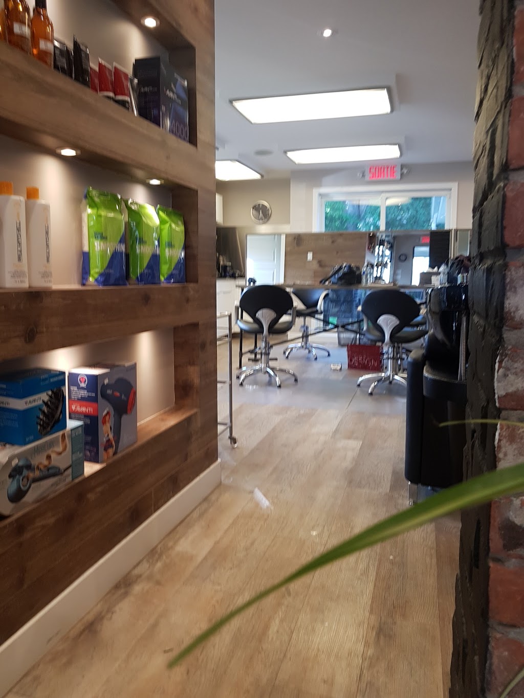 Coiffure des Prés | 475 Rue Cherrier, LÎle-Bizard, QC H9C 1G4, Canada | Phone: (514) 626-5829