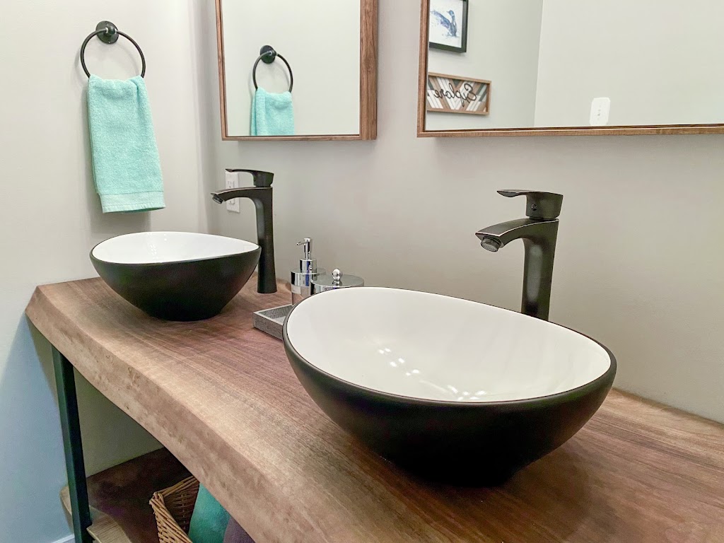 Lakeway Cottage | 10 Danwich Dr, Traverse Bay, MB R0E 2A0, Canada | Phone: (204) 880-0143