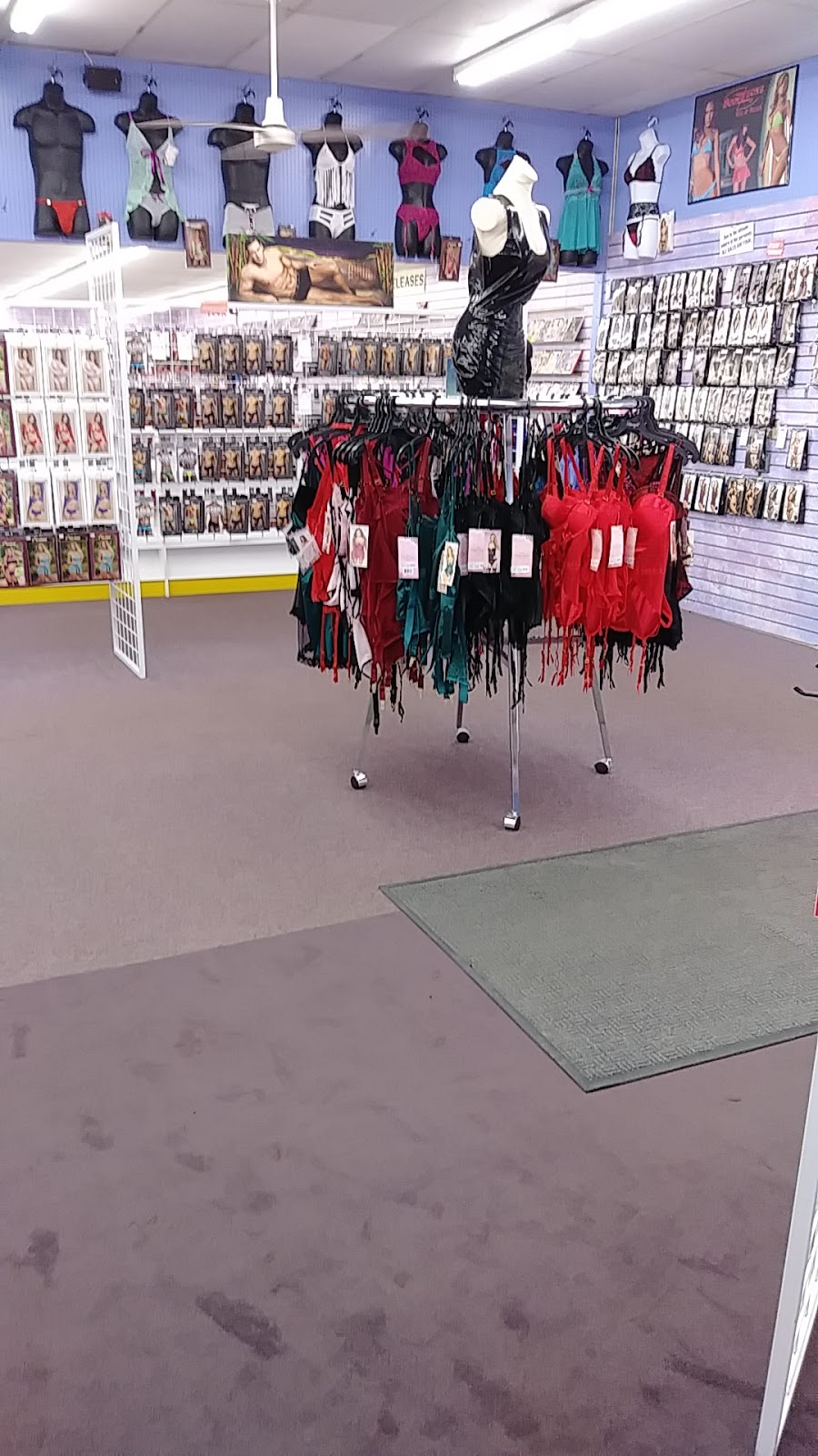 Pandoras Boxxx | 1467 Seneca St, Buffalo, NY 14210, USA | Phone: (716) 827-0300