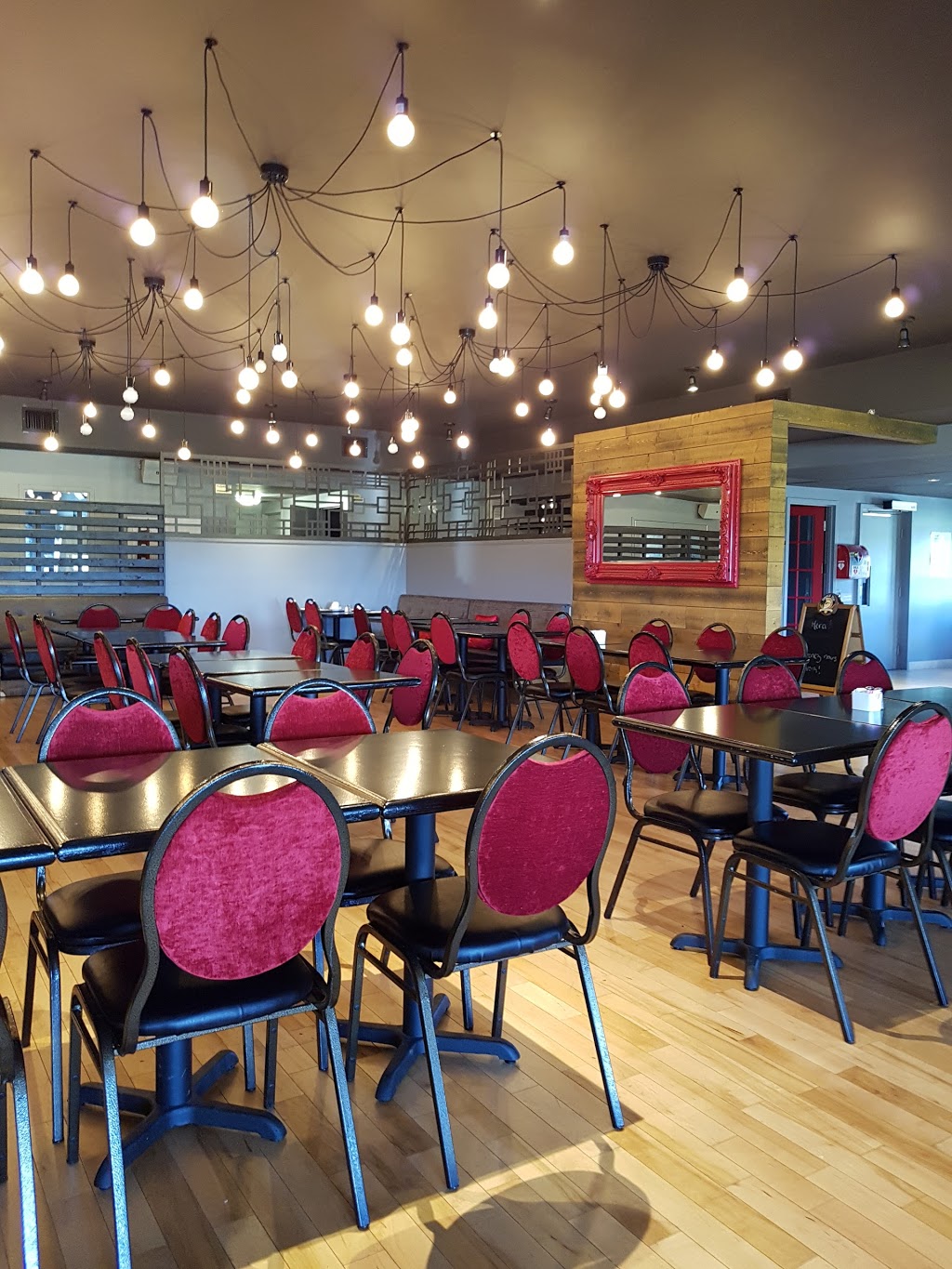 Restaurant Le Saint-janvier | 384 Route Centrale, Joly, QC G0S 1M0, Canada | Phone: (418) 415-1313
