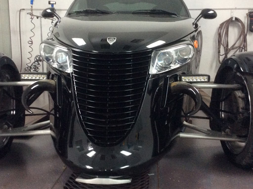 Carrosseries Rene Vachon | 38 Route de lAbattoir, Kingsey Falls, QC J0A 1B0, Canada | Phone: (819) 848-2148
