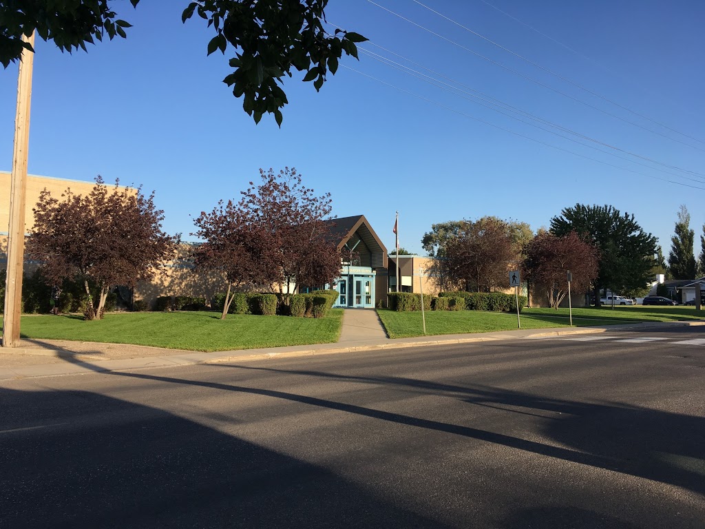 Dr. John G. Egnatoff School | 225 Kenderdine Rd, Saskatoon, SK S7N 3V2, Canada | Phone: (306) 683-7190