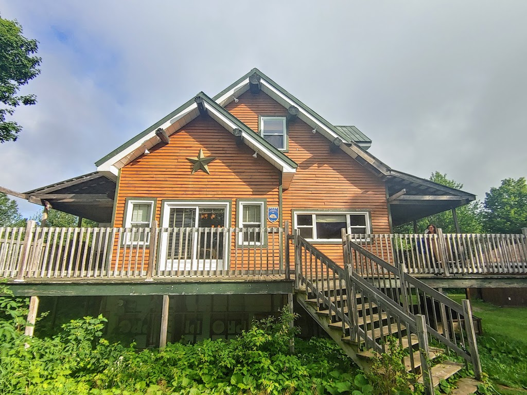 Au Domaine Sous un Ciel Etoilé | 3290 Route 212, Woburn, QC G0Y 1R0, Canada | Phone: (819) 582-7592