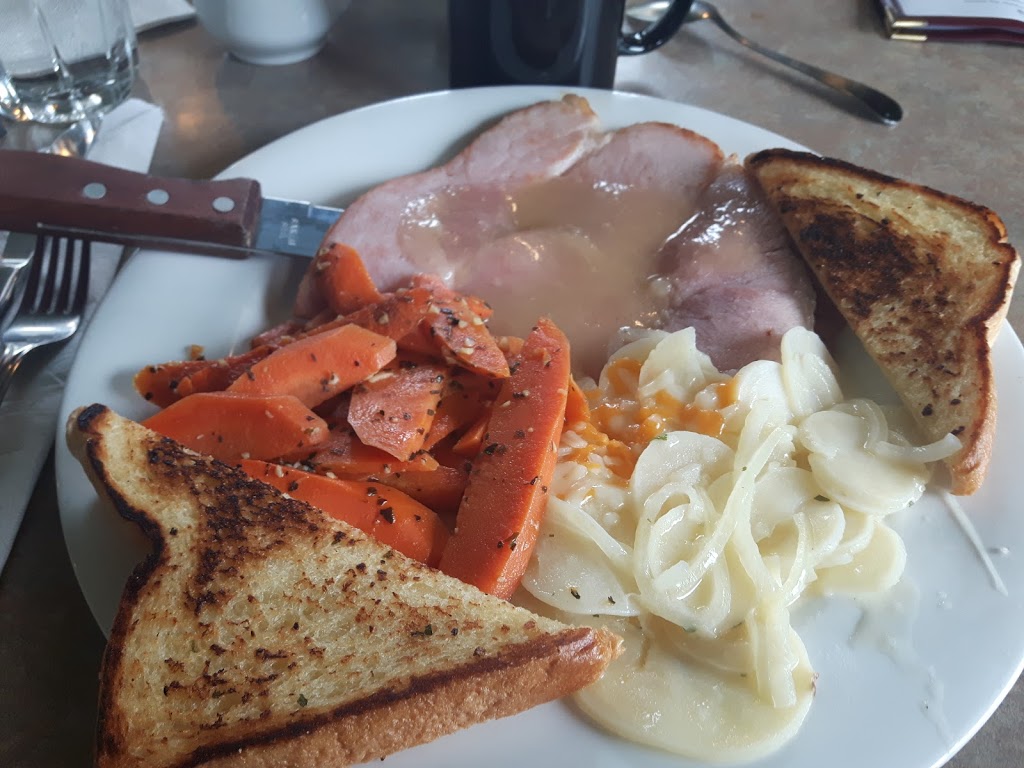 The Railside Restaurant | 333 Shuswap Ave, Chase, BC V0E 1M0, Canada | Phone: (250) 679-8839