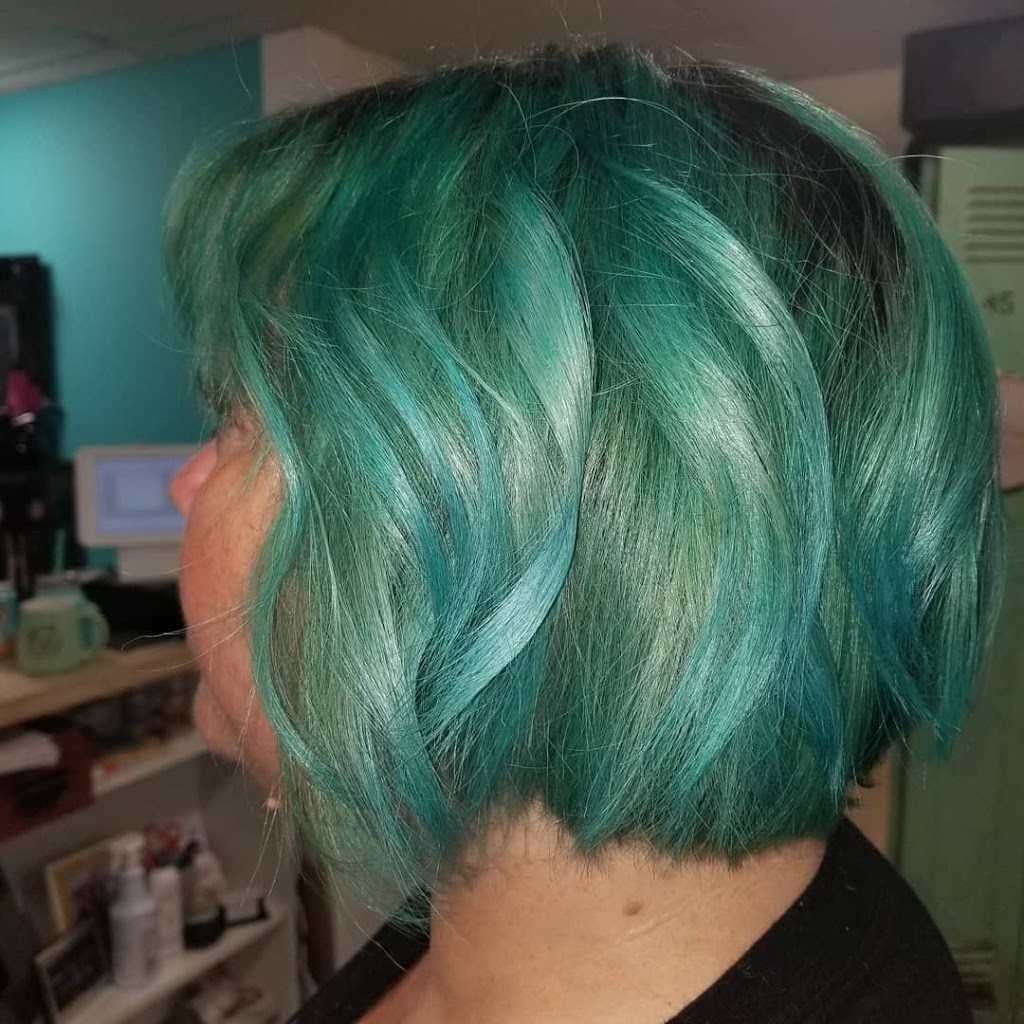 BellaMarie Salon | Side Door, 1518 Pelham St, Fonthill, ON L0S 1E0, Canada | Phone: (289) 897-8885