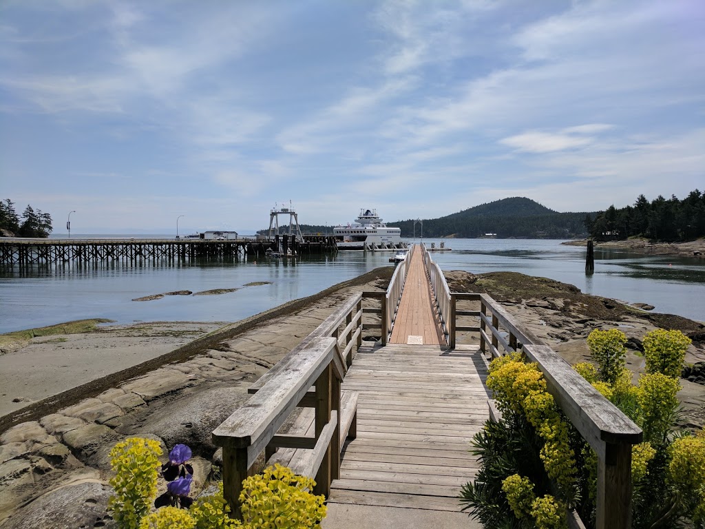 Wood-Fired Pizza at Galiano Inn | 134 Madrona Dr, Galiano Island, BC V0N 1P0, Canada | Phone: (250) 539-3388
