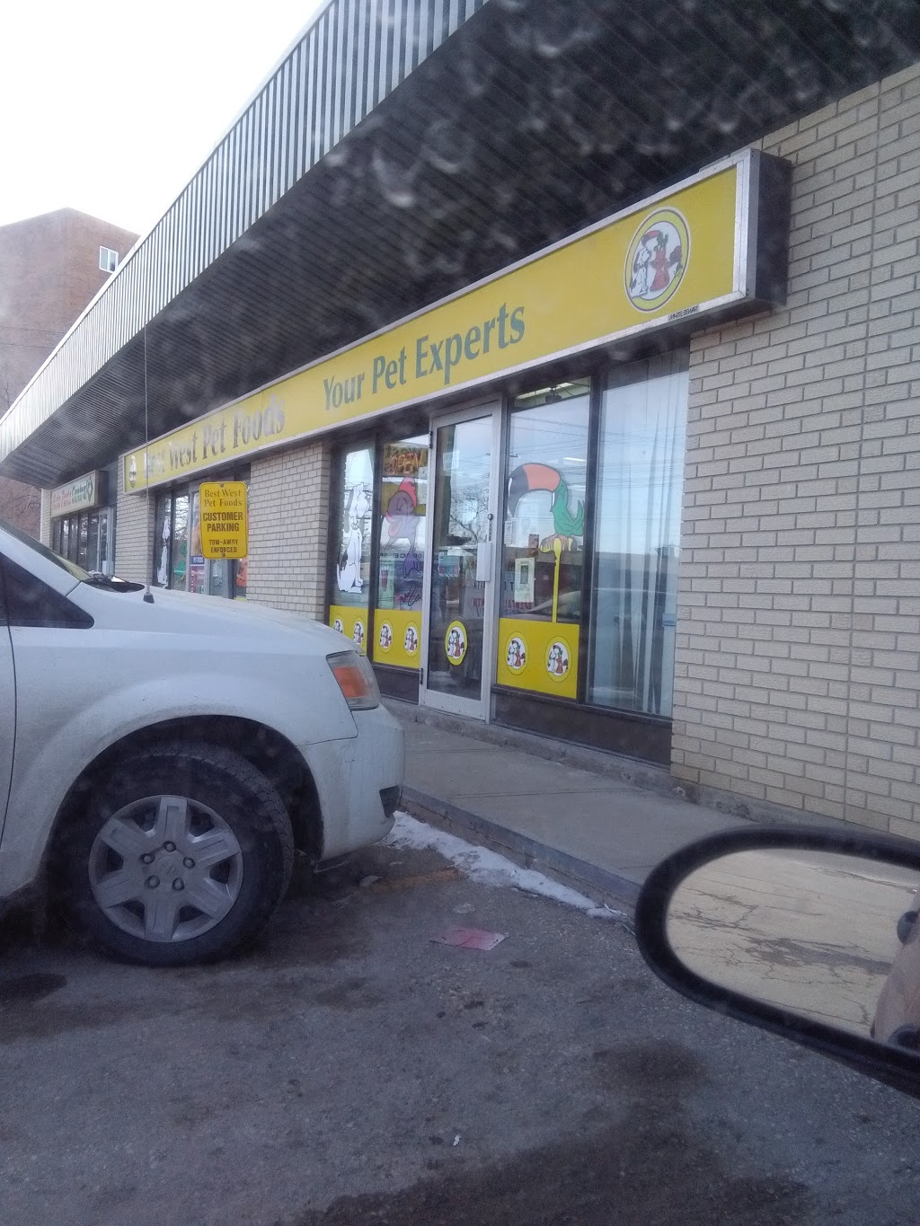 Best West Pet Foods Inc | 492 St Annes Rd, Winnipeg, MB R2M 3E1, Canada | Phone: (204) 257-4044