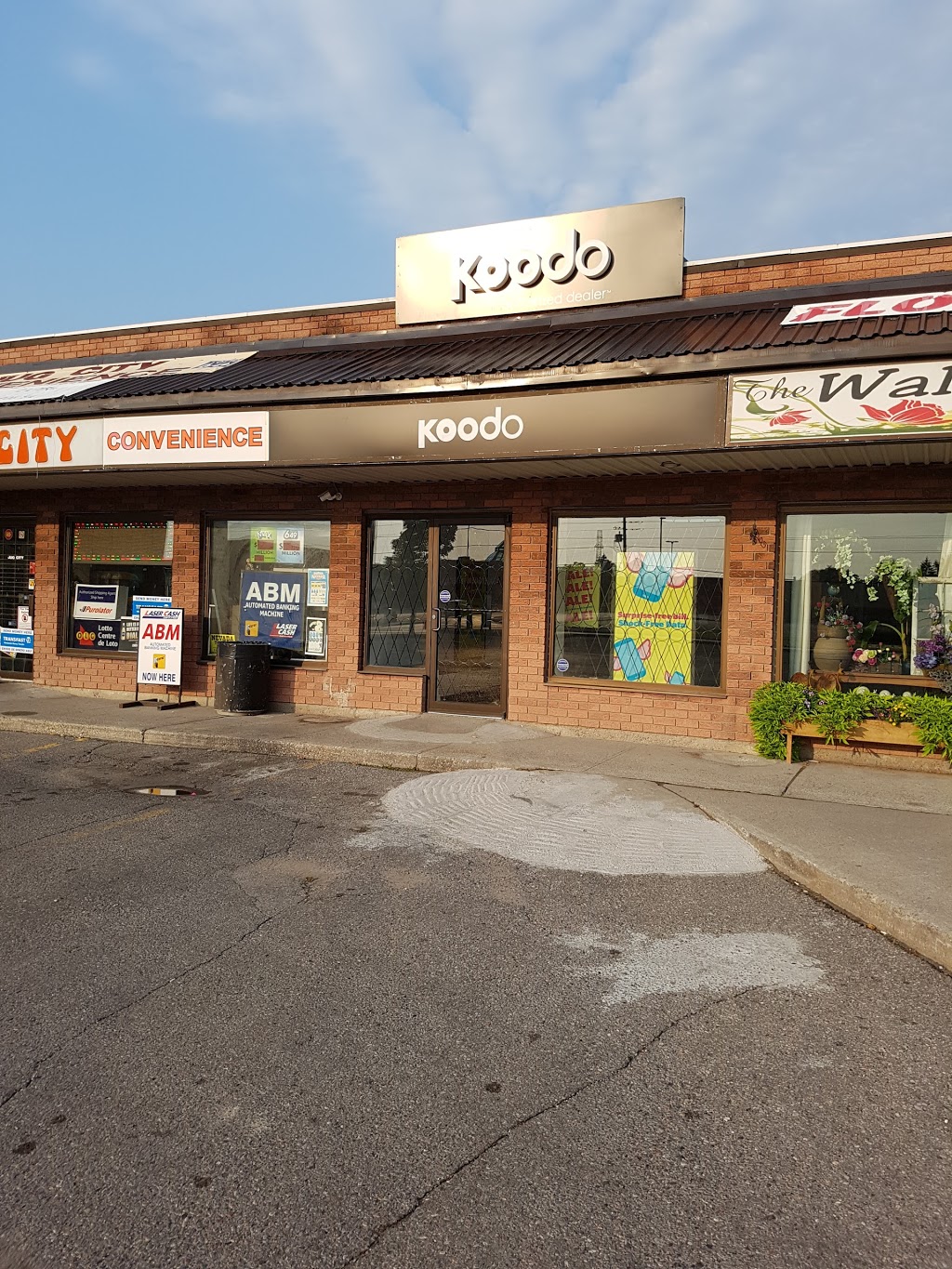 Koodo Mobile | 1330 Ritson Rd N, Oshawa, ON L1G 6Z6, Canada | Phone: (905) 410-4555
