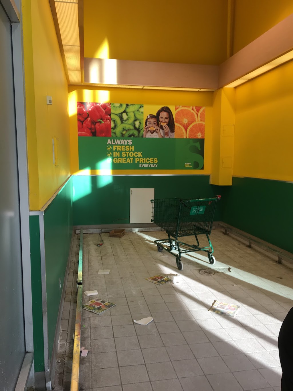 Food Basics 1070 Major Mackenzie Dr E, Richmond Hill, ON L4S 1P3, Canada