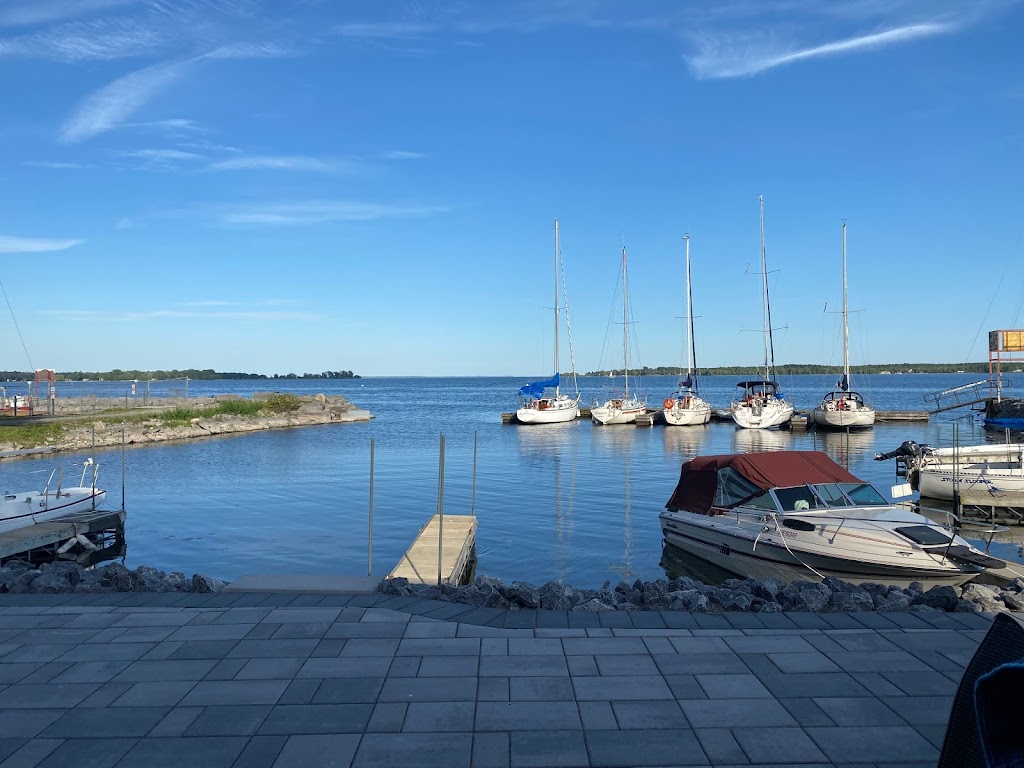 Harbourview Marina Restaurant | 5 Bay St W, Brighton, ON K0K 1H0, Canada | Phone: (613) 475-1515