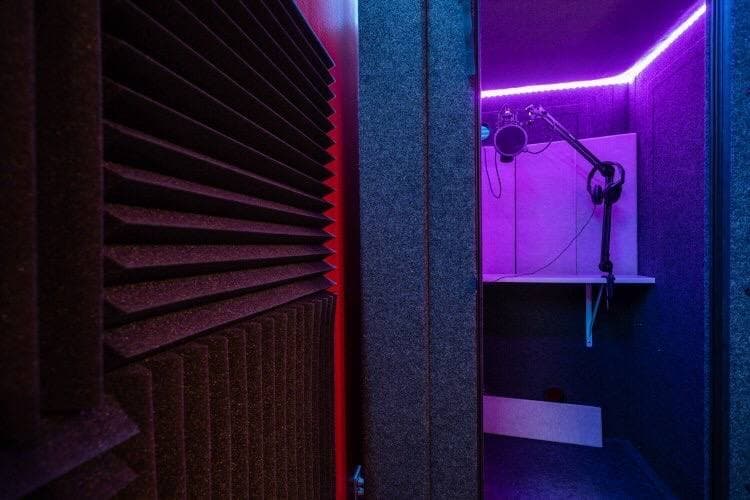 SOS Studios | 3447 Kennedy Rd Unit 216, Scarborough, ON M1V 4Y3, Canada | Phone: (437) 886-5482
