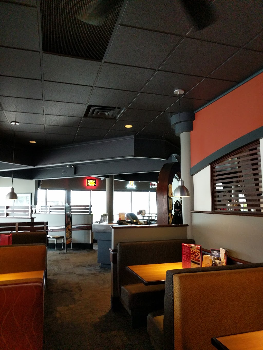 Boston Pizza | Highway 97, 2563 Dobbin Rd, West Kelowna, BC V4T 2J6, Canada | Phone: (250) 768-0707