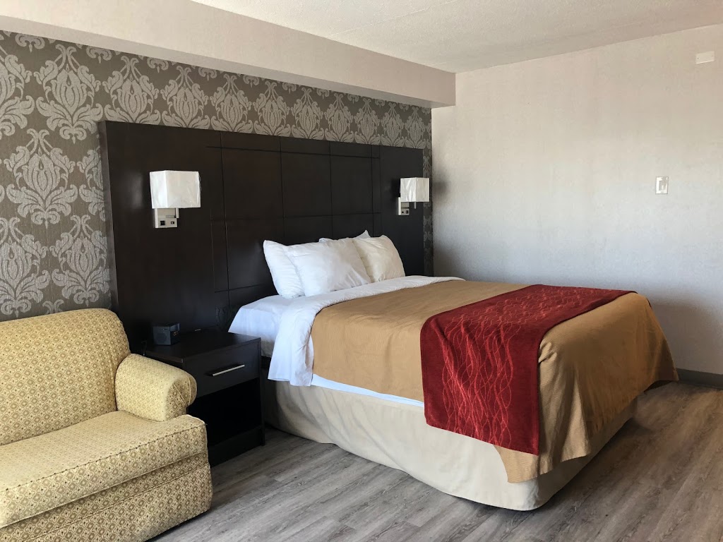 Mississauga Inn & Suites | 2420 Surveyor Rd, Mississauga, ON L5N 4E6, Canada | Phone: (905) 858-8600