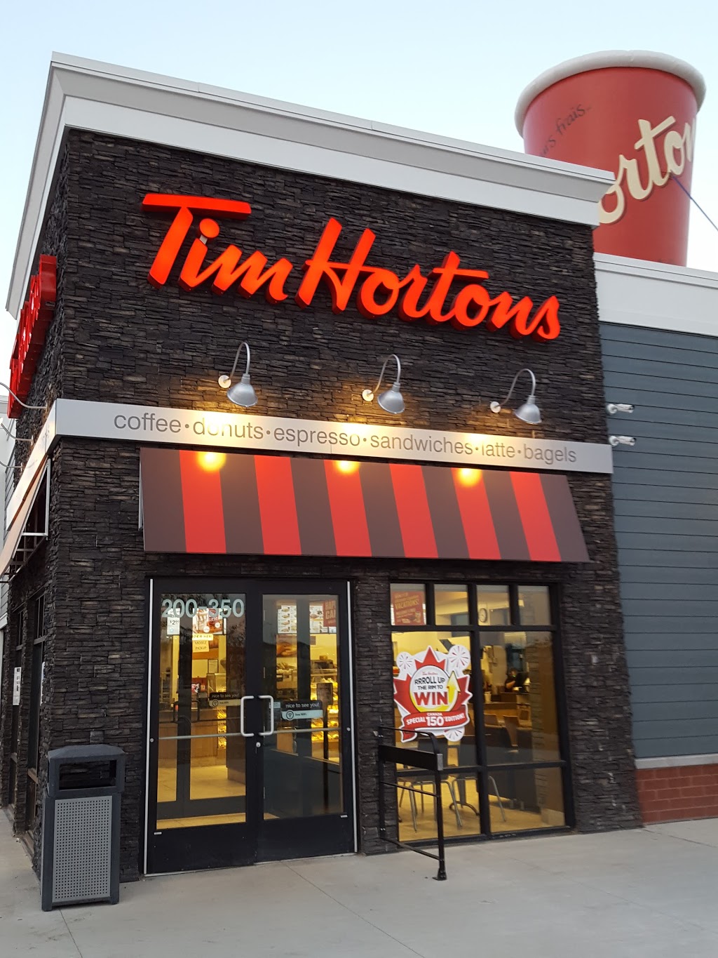 Tim Hortons | 200-350 North Town Road, Winnipeg, MB R3Y 0Y4, Canada | Phone: (204) 269-3941