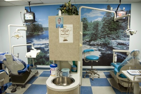 Bright Smile Family Dental | 584 Hermitage Rd NW, Edmonton, AB T5A 4N2, Canada | Phone: (780) 478-3737
