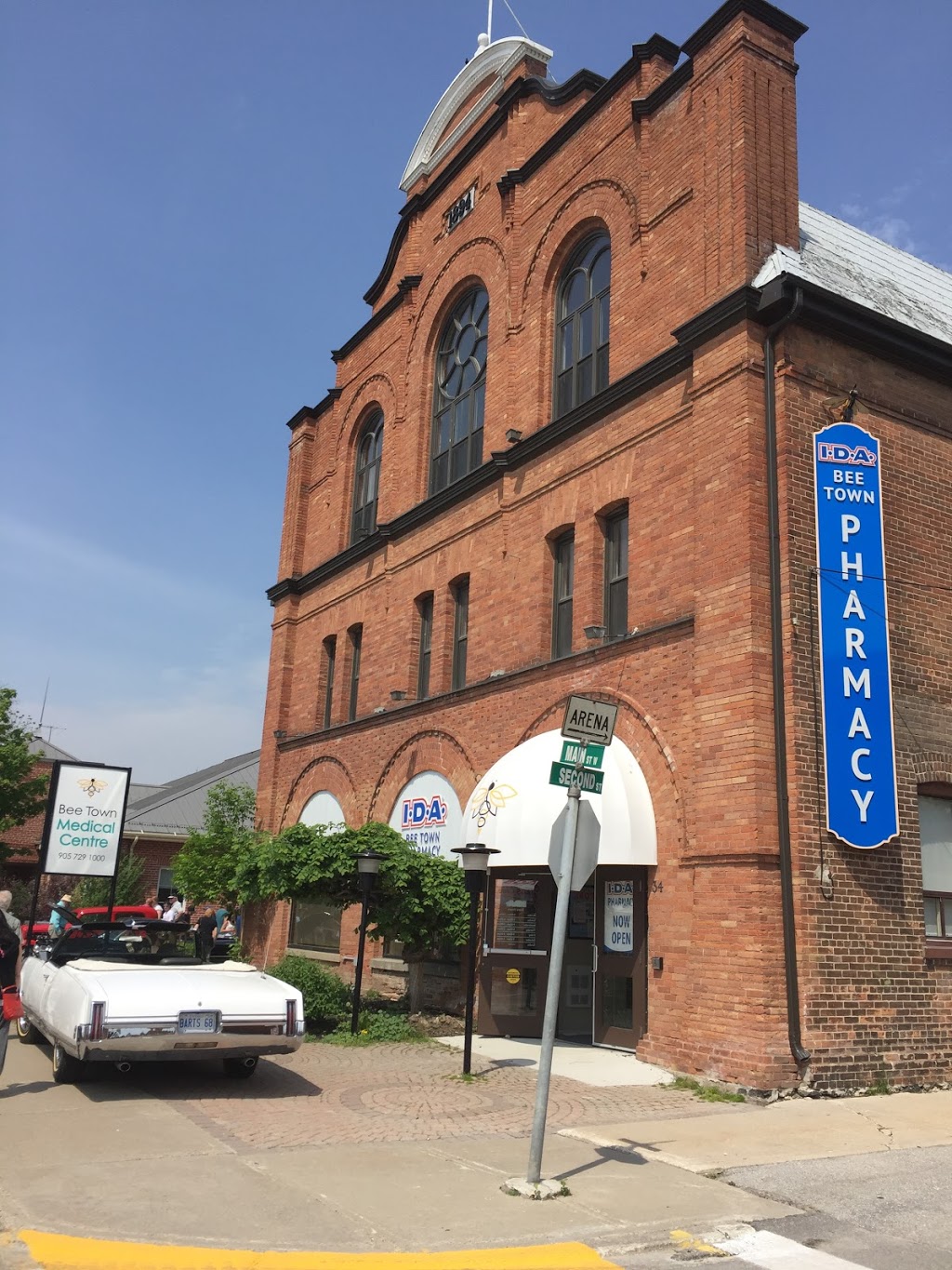 Bee Town Medical Center | 34 Main St W, Beeton, ON L0G 1A0, Canada | Phone: (905) 729-1000