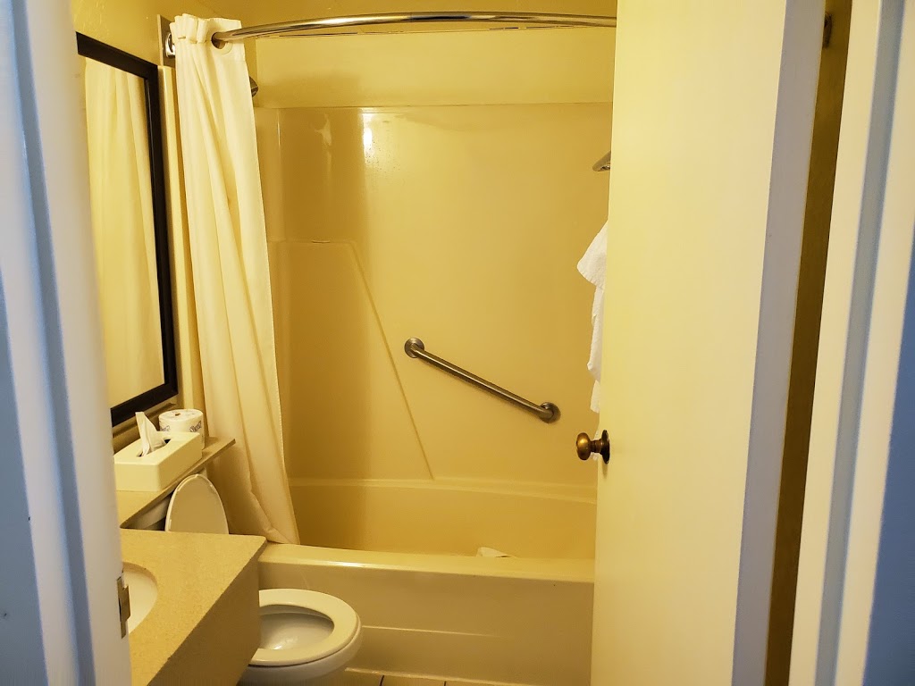 Travelodge by Wyndham Edmonton West | 18320 Stony Plain Rd, Edmonton, AB T5S 1A7, Canada | Phone: (780) 800-7183