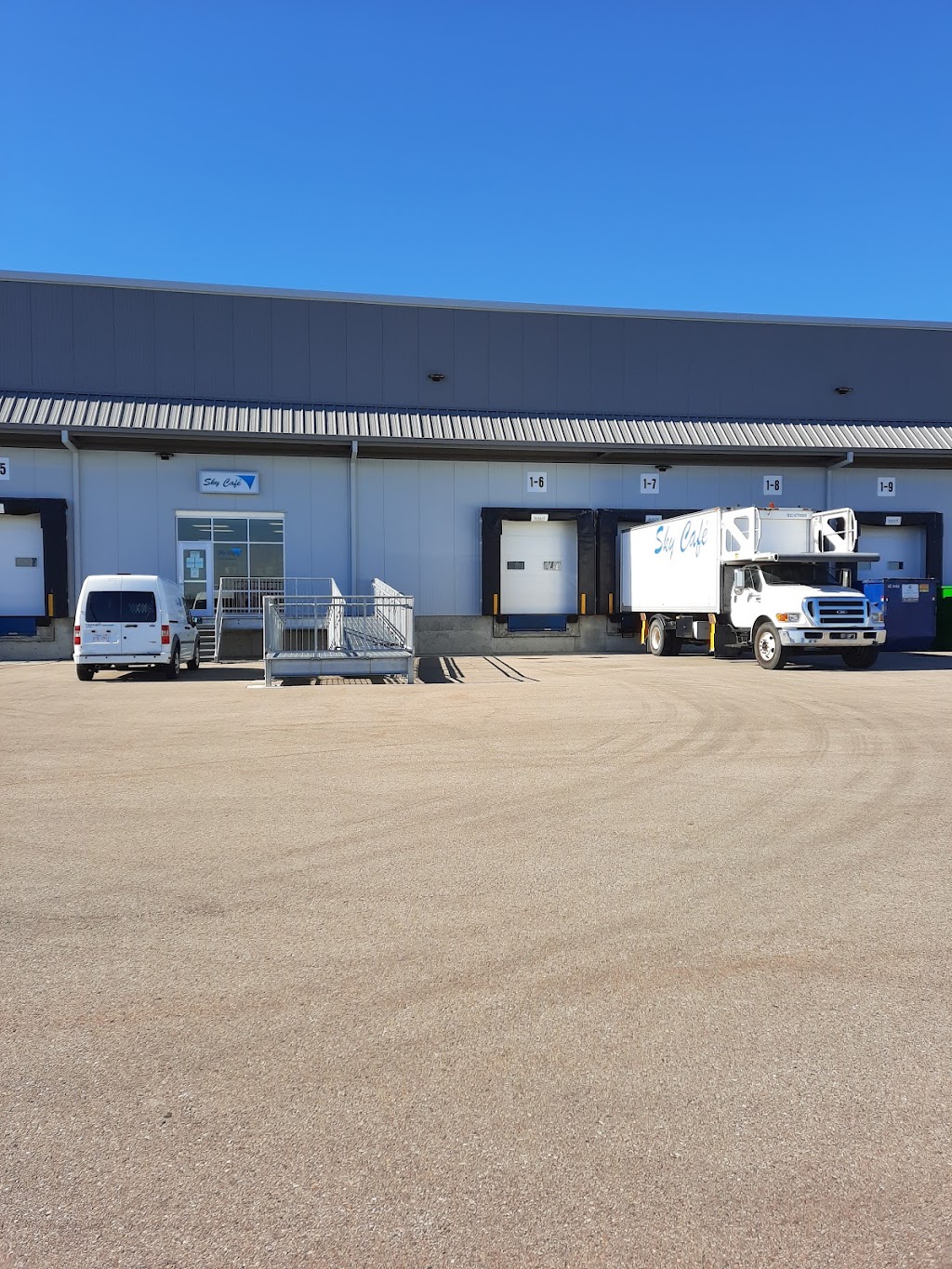 Sky Cafe Ltd. | Edmonton Intl Airport, UNIT NUMBER #150, 4064 21 St E, Edmonton International Airport, AB T9E 0V6, Canada | Phone: (780) 886-3088