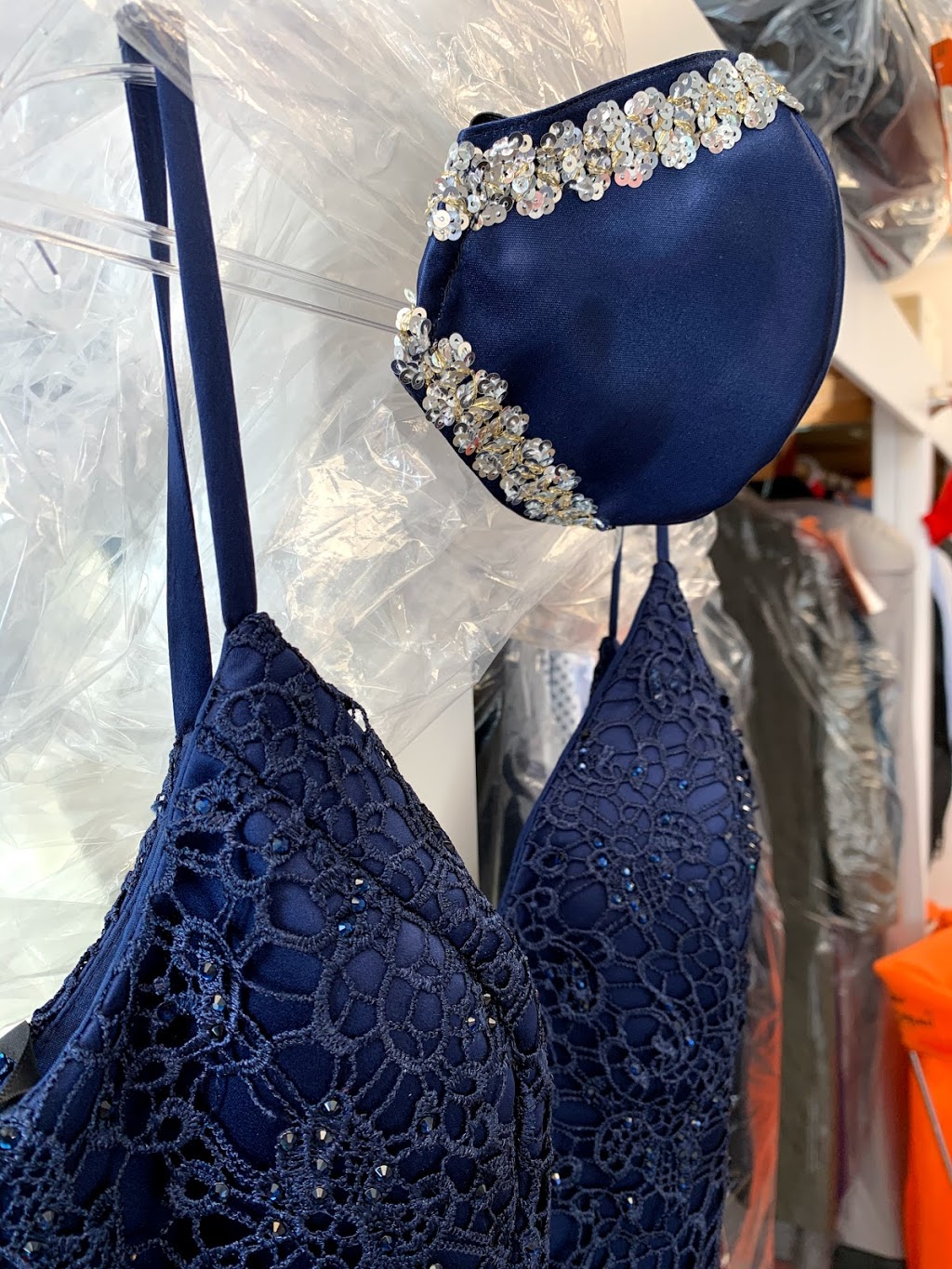 Js / Nina’s Harmony Tailors & Dry cleaning | 456 Gorge Rd E e1, Victoria, BC V8T 2W4, Canada | Phone: (250) 360-0038
