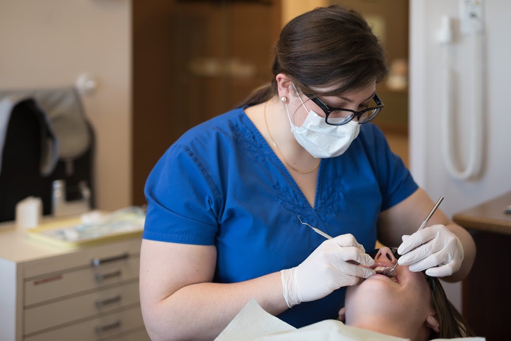 Hogs Back Dental Centre | 1390 Prince of Wales Dr, Ottawa, ON K2C 3N6, Canada | Phone: (613) 226-2022
