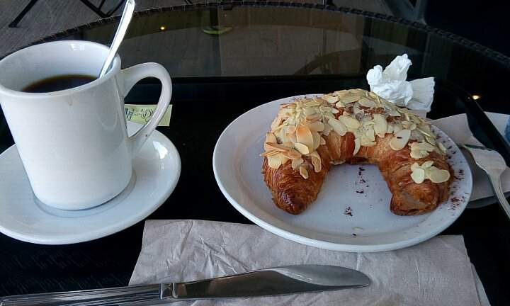 Café Pain Voyageur | 369 Rue King E, Sherbrooke, QC J1G 1A8, Canada | Phone: (819) 566-1111