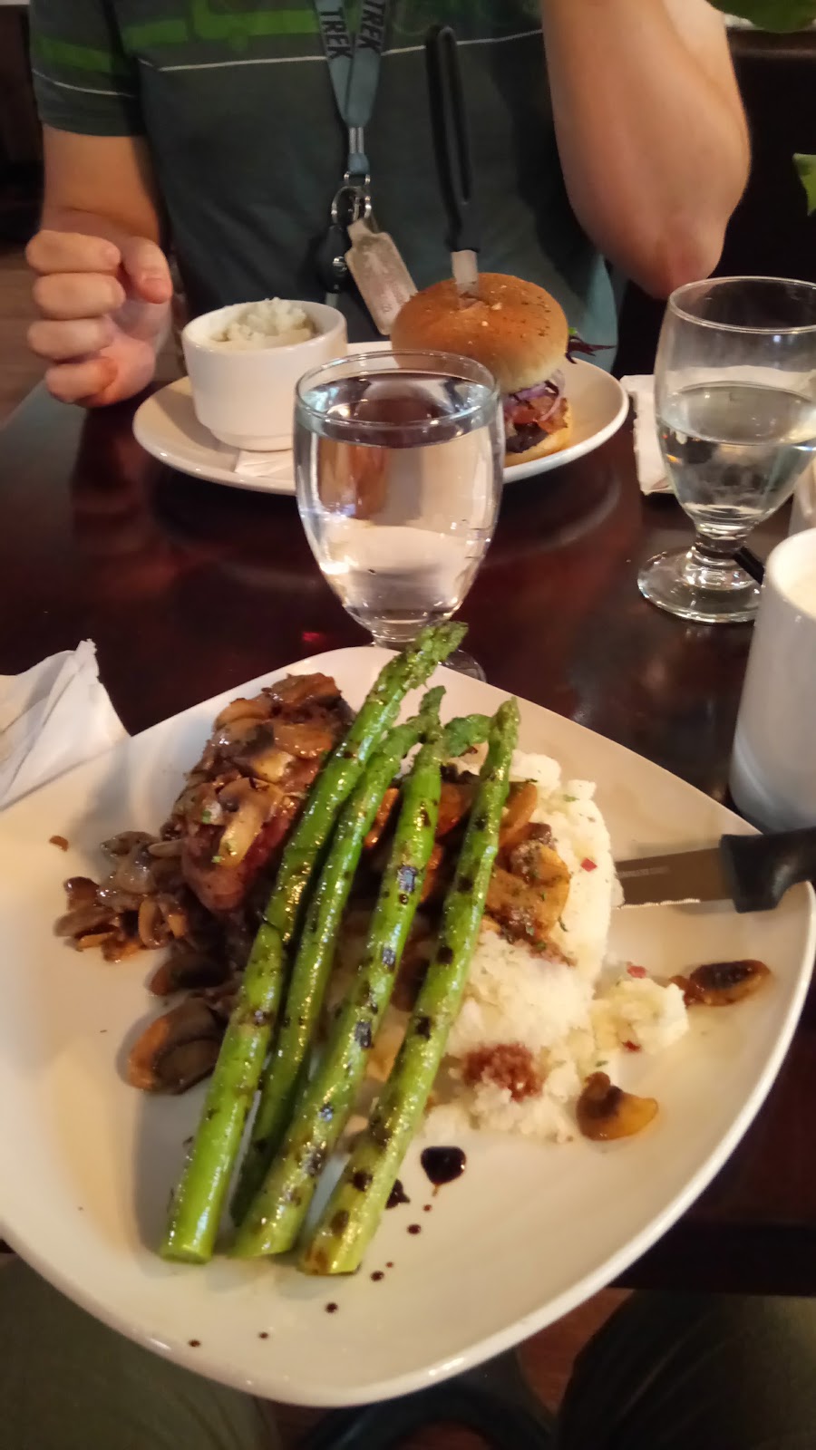 Creekers Bistro and Restaurant | 20 White Ave, Bragg Creek, AB T0L 0K0, Canada | Phone: (403) 949-3361